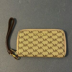 Michael Kors MK Wristlet Wallet